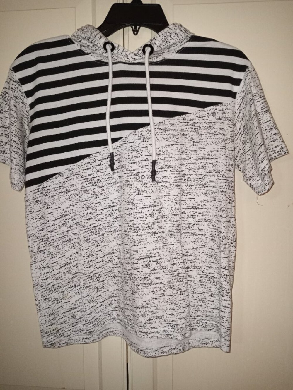 Men's short sleeve Hooded shirt. Rare!